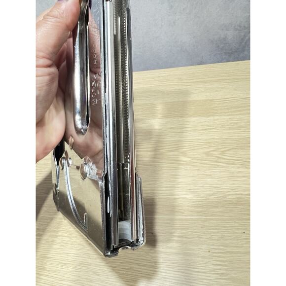 Arrow T59 Professional Heavy Duty Manual Staple Gun 5/16" Cable Wire RG-59, RG-6 - Picture 7 of 8